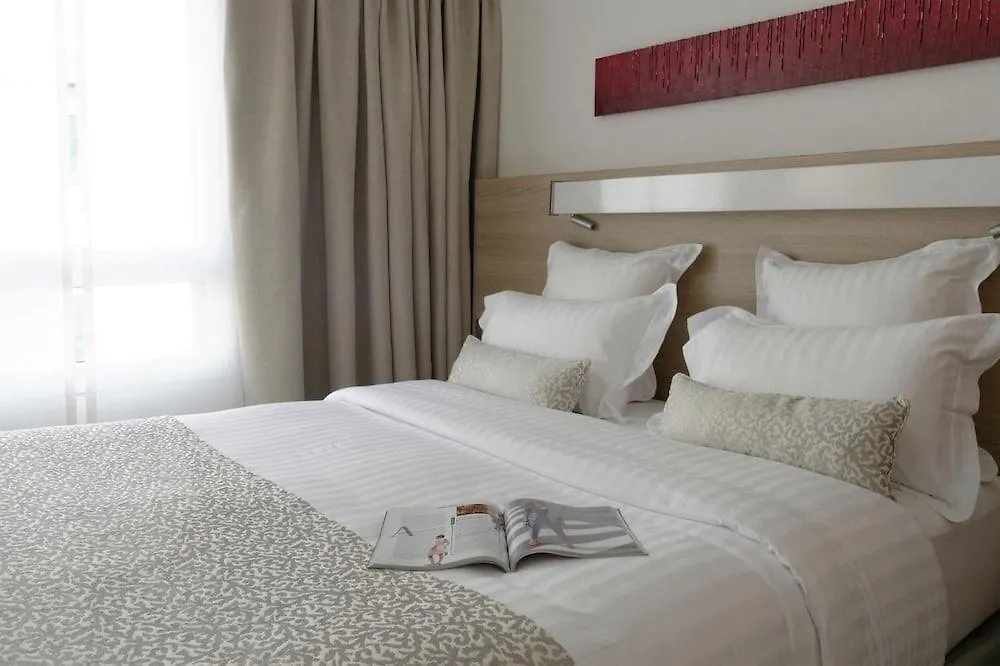 Residence Alma Marceau Paris 4*,  France
