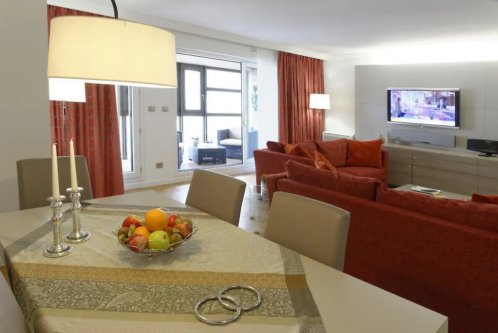 Residence Alma Marceau Paris 4*,